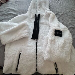 Cropped white calvin klein sherpa
